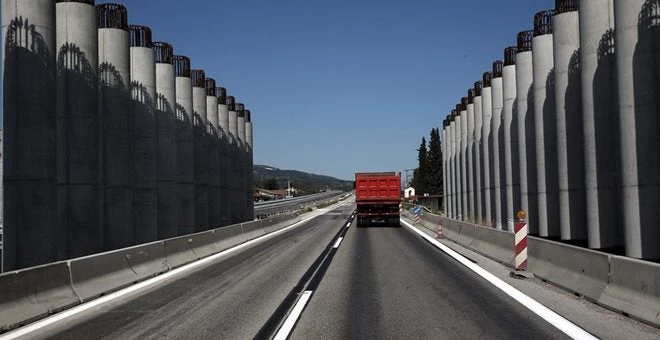 Έκθεση-καταπέλτης: «Χρυσούς» πλήρωσαν οι Έλληνες τρεις αυτοκινητόδρομους